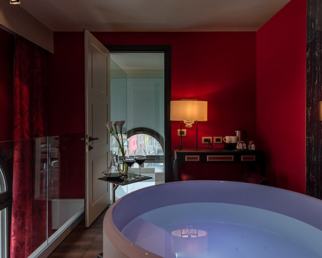 Suite Duplex Lune de Miel avec Jacuzzi et Vue sue le Canal