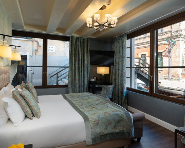 Junior Suite Canal View